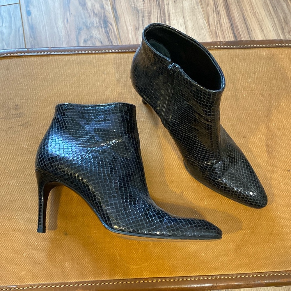 Yves Saint Laurent YSL Black - Navy - Gray Snakeskin heeled booties